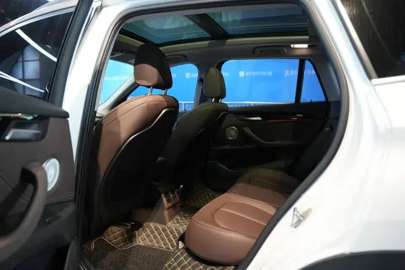 BMW X1 2022 sDrive25Li Leading Edition — миниатюра 21