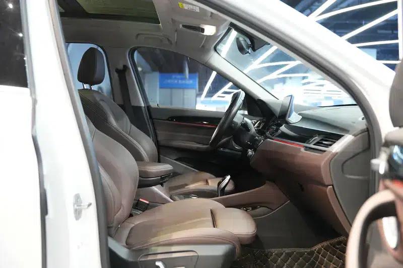 BMW X1 2022 sDrive25Li Leading Edition — миниатюра 23