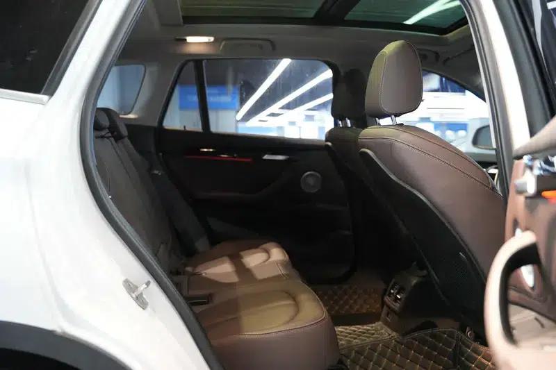 BMW X1 2022 sDrive25Li Leading Edition — миниатюра 24