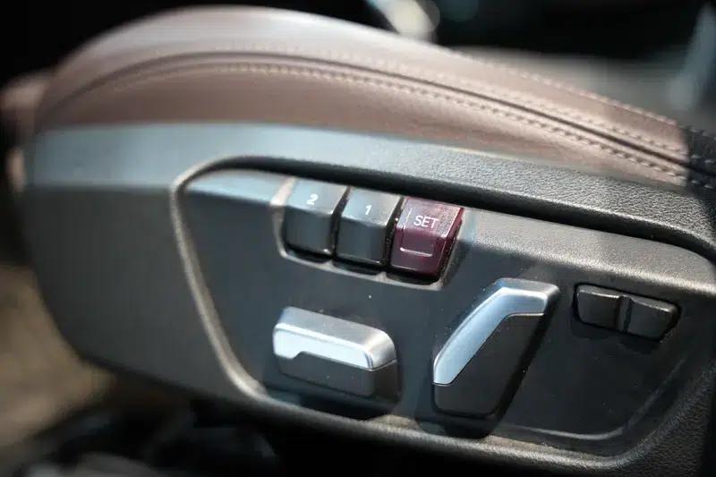 BMW X1 2022 sDrive25Li Leading Edition — миниатюра 8