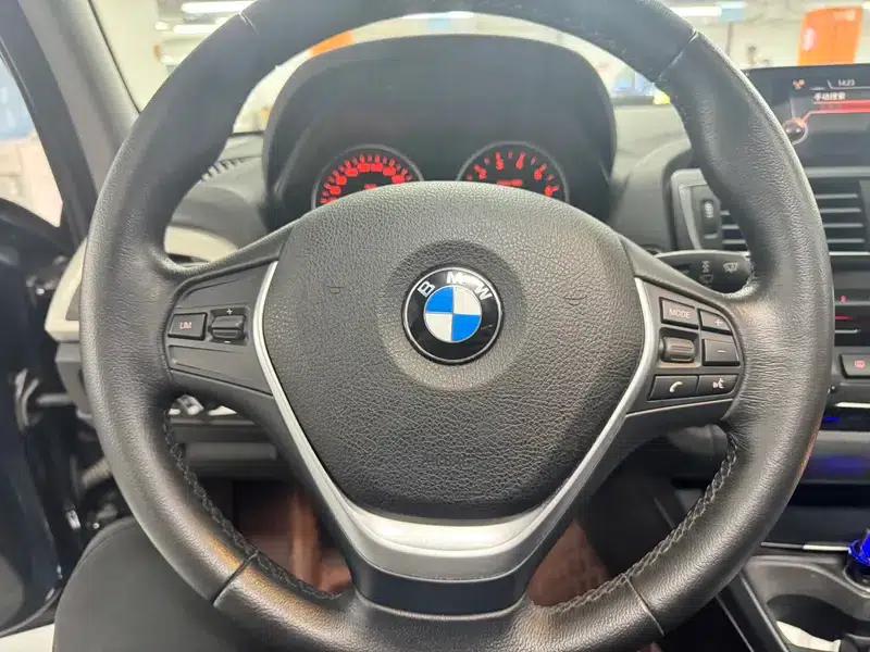 BMW 1 Series (Imported) 2015 118i Leading Edition — миниатюра 9