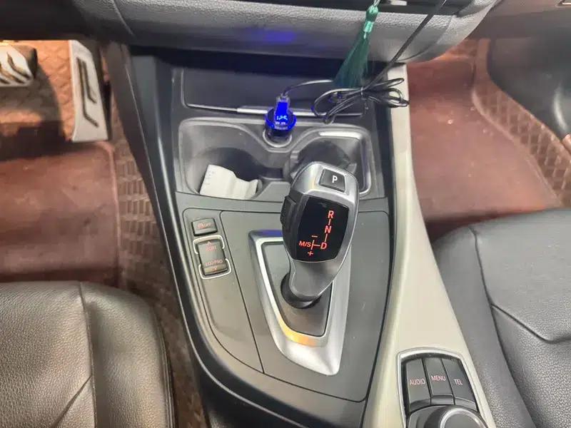 BMW 1 Series (Imported) 2015 118i Leading Edition — миниатюра 10