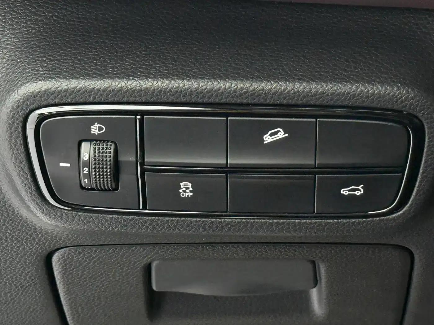 Trumpchi M6 2021 270T DCT Luxury Edition (7-seater) — миниатюра 20