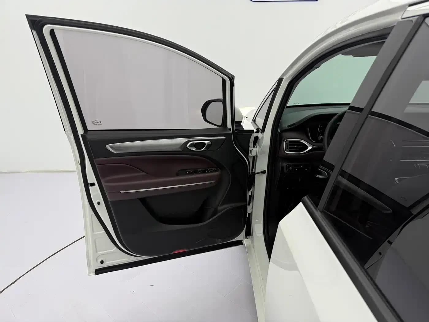 Trumpchi M6 2021 270T DCT Luxury Edition (7-seater) — миниатюра 24