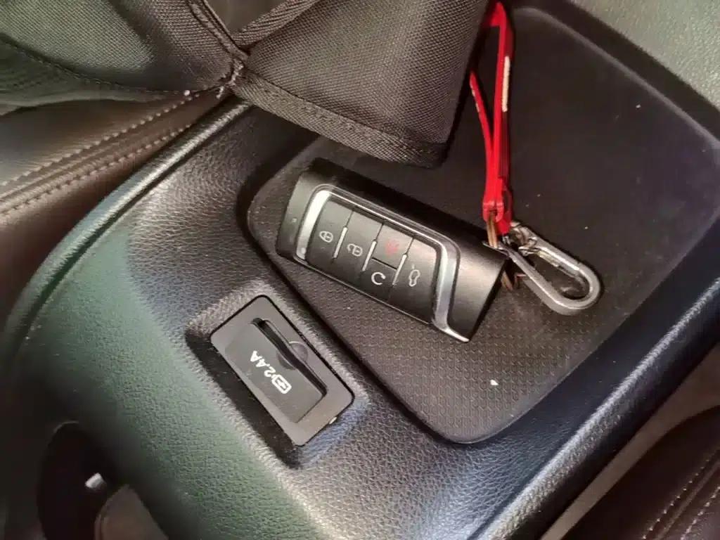Trumpchi M6 2019 270T DCT Premium Edition (Six Seats) National VI Emission Standard — миниатюра 9