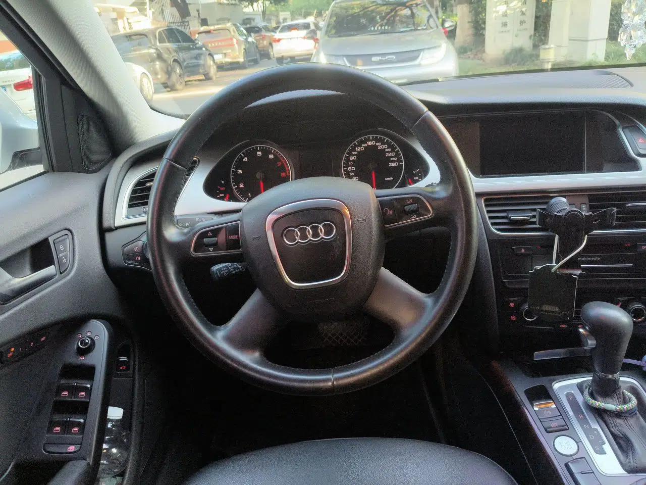Audi A4L 2012 2.0 TFSI Automatic Technology Model — миниатюра 10