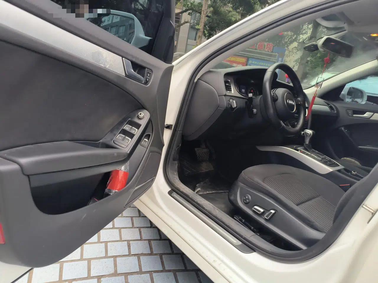 Audi A4L 2015 35 TFSI Automatic Standard Model — миниатюра 19