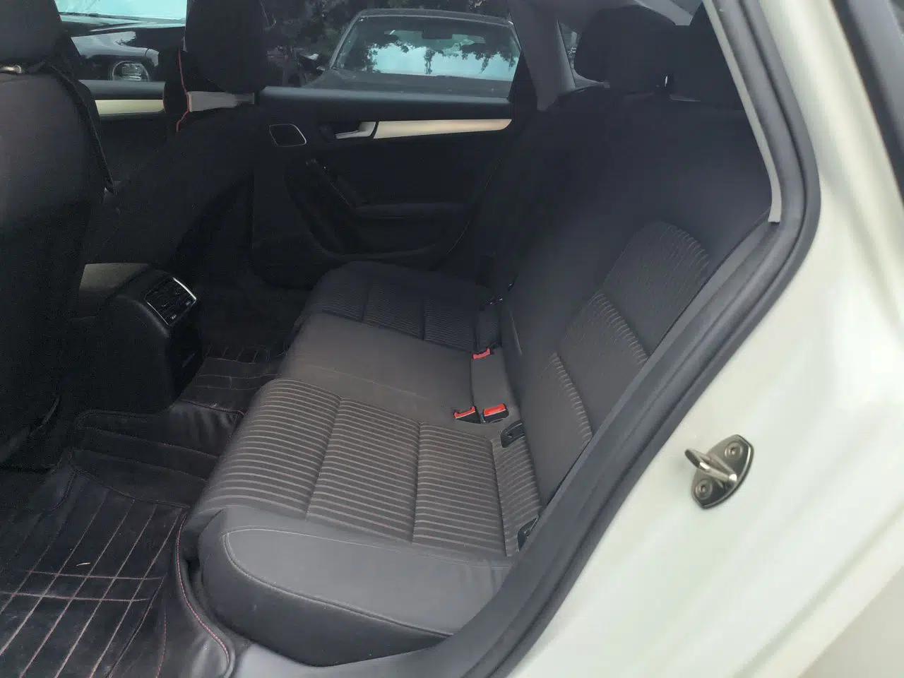 Audi A4L 2015 35 TFSI Automatic Standard Model — миниатюра 20