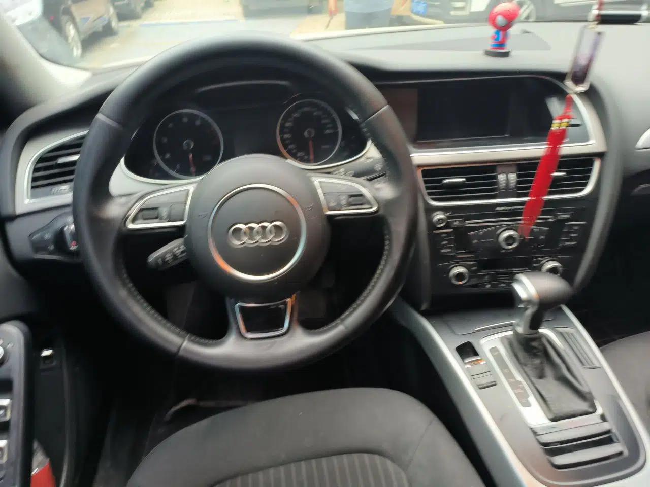 Audi A4L 2015 35 TFSI Automatic Standard Model — миниатюра 9