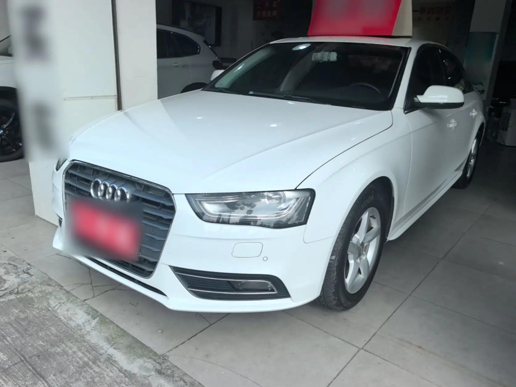 Audi A4L 2015 35 TFSI Automatic Standard Model — миниатюра 1