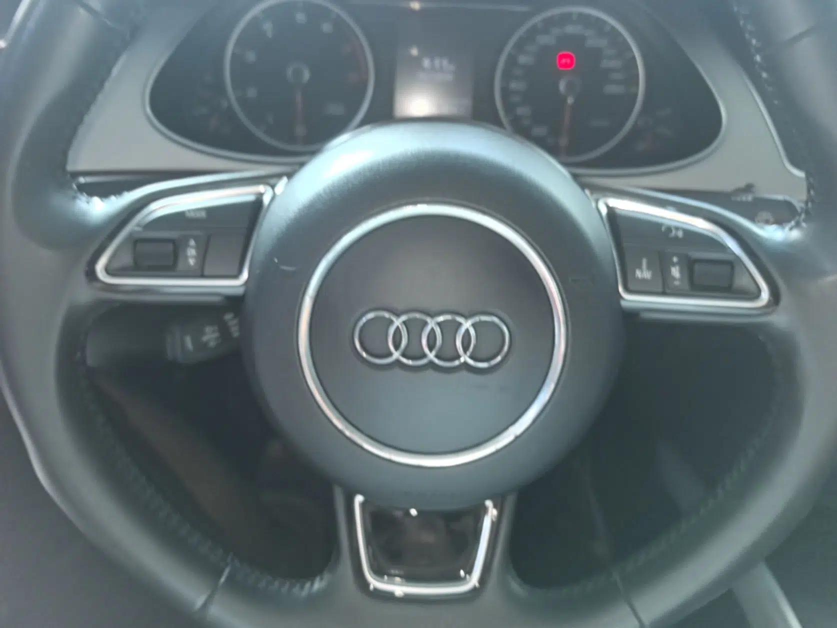 Audi A4L 2015 35 TFSI Automatic Standard Model — миниатюра 13