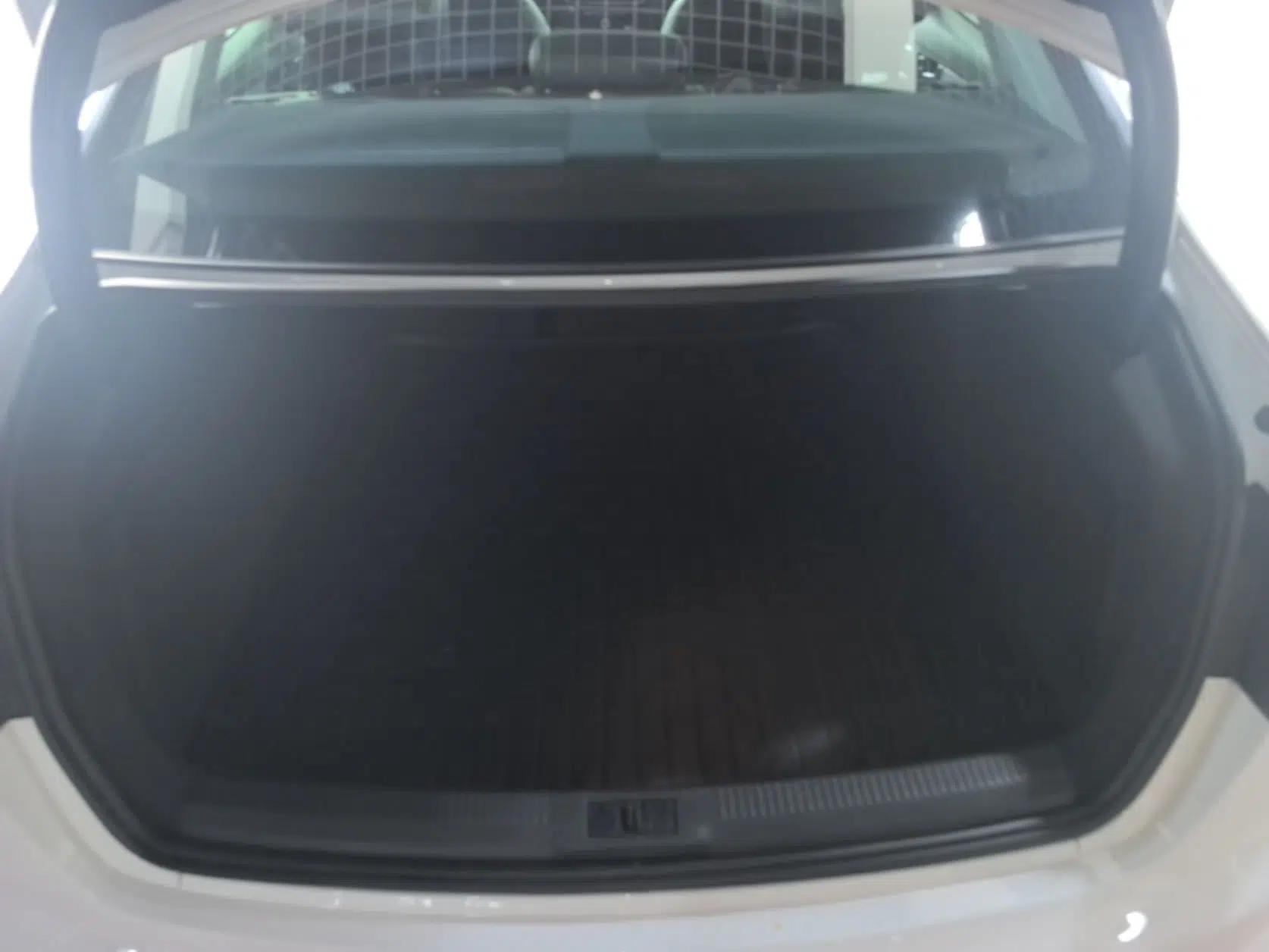 Audi A4L 2015 35 TFSI Automatic Standard Model — миниатюра 22