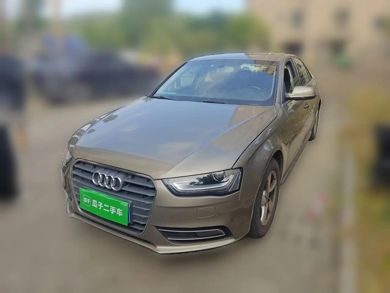 Audi A4L 2013 35 TFSI Automatic Standard Model — миниатюра 1