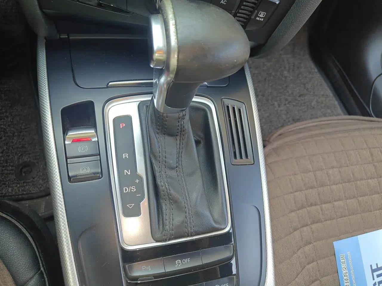 Audi A4L 2013 35 TFSI Automatic Standard Model — миниатюра 14