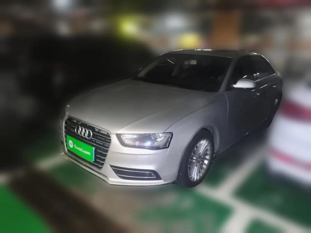 Audi A4L 2015 35 TFSI Automatic Comfort Model — миниатюра 1