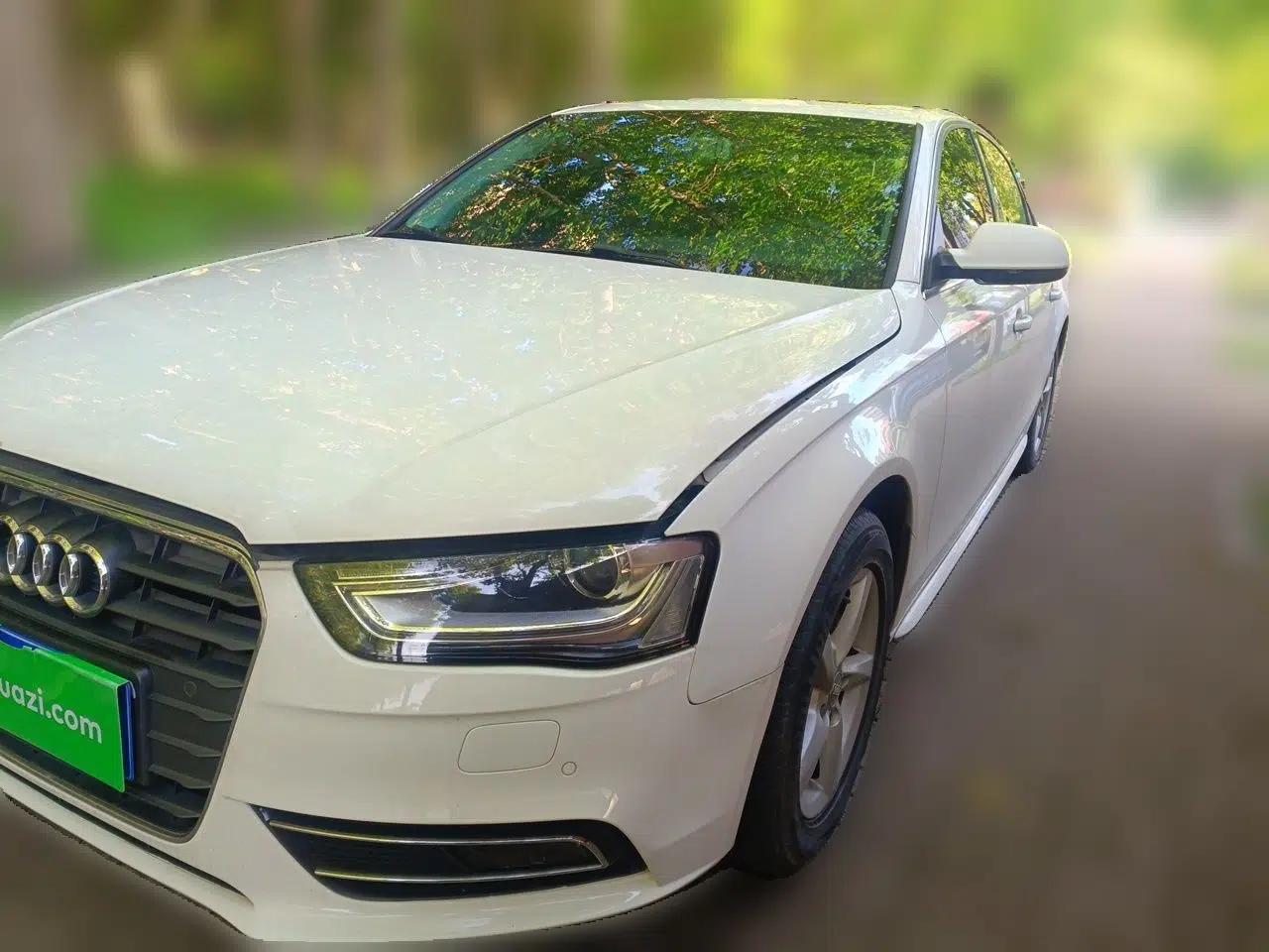 Audi A4L 2013 35 TFSI Automatic Standard Model — миниатюра 1