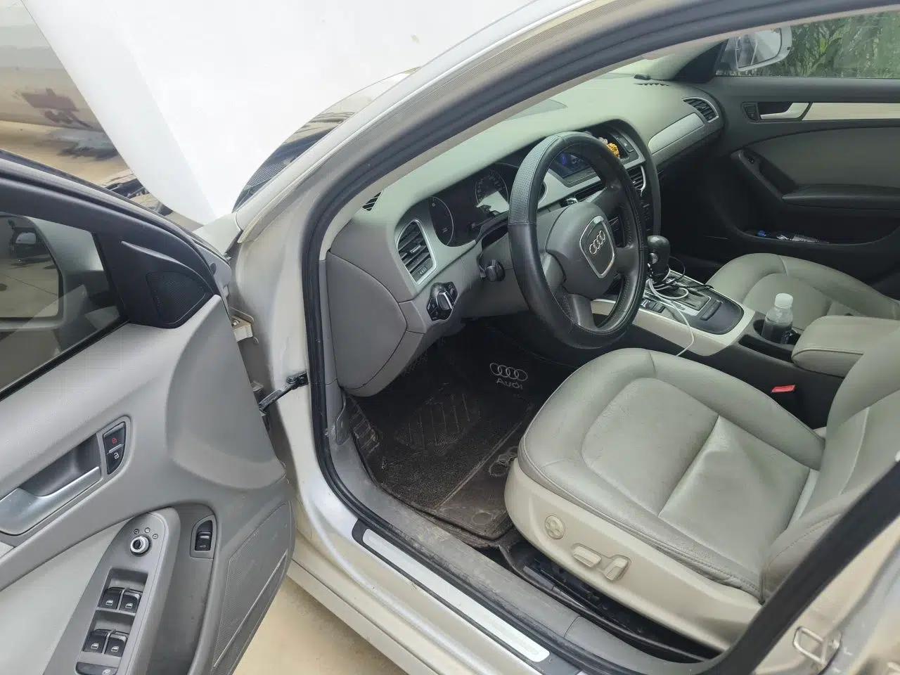 Audi A4L 2010 2.0 TFSI Standard Edition — миниатюра 16