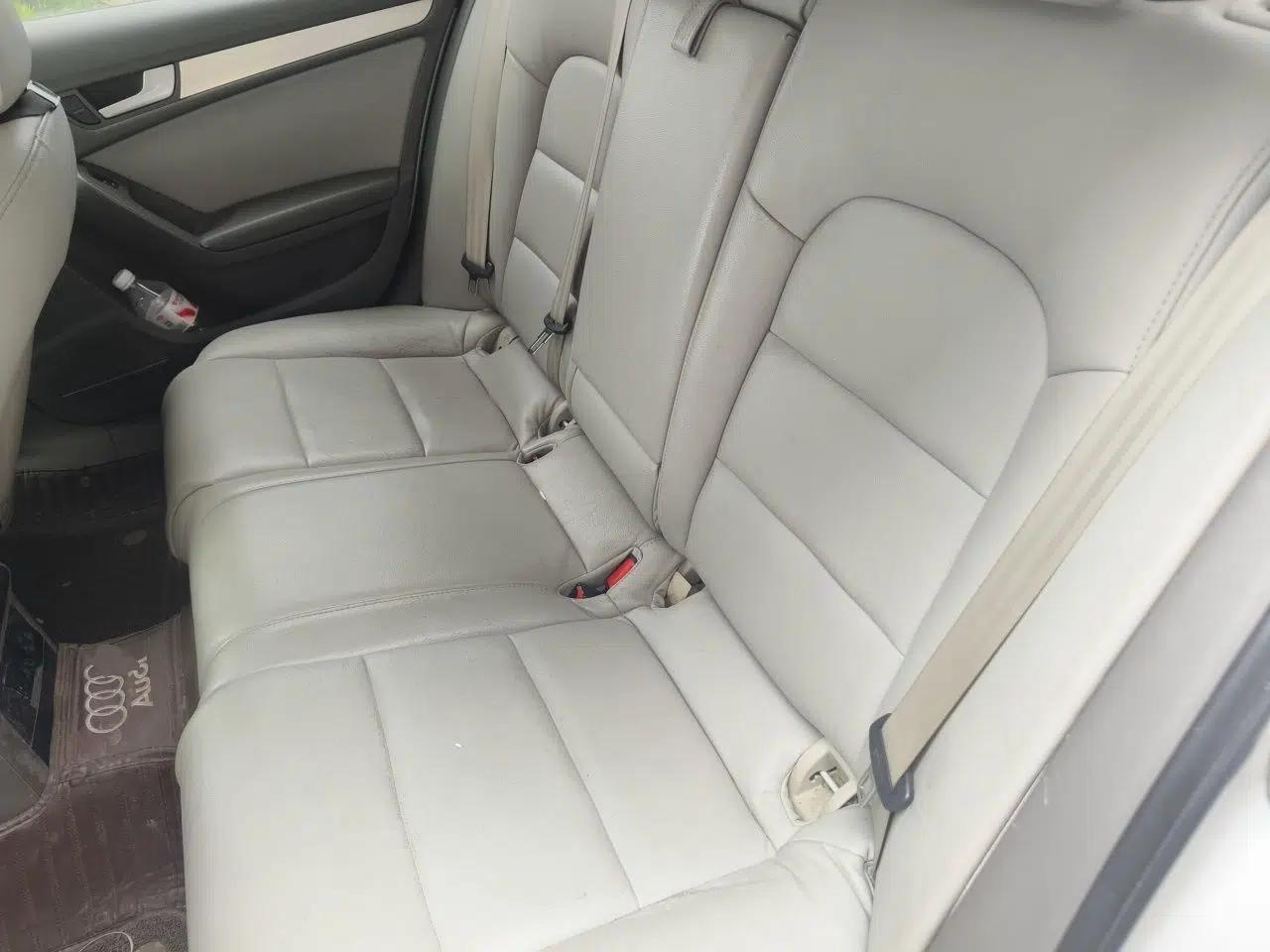 Audi A4L 2010 2.0 TFSI Standard Edition — миниатюра 17