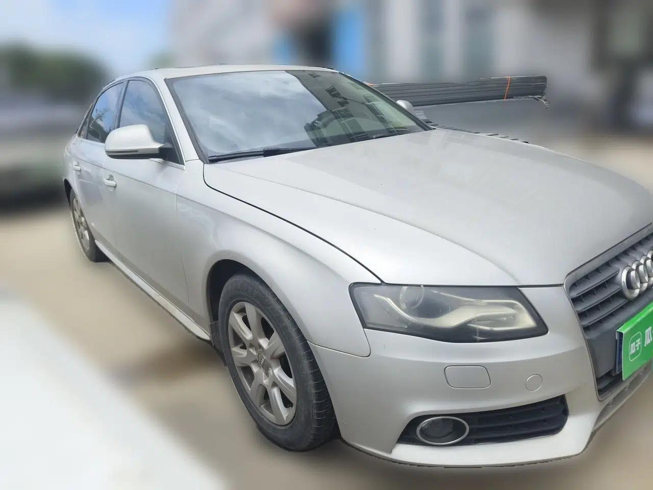 Audi A4L 2010 2.0 TFSI Standard Edition — миниатюра 3