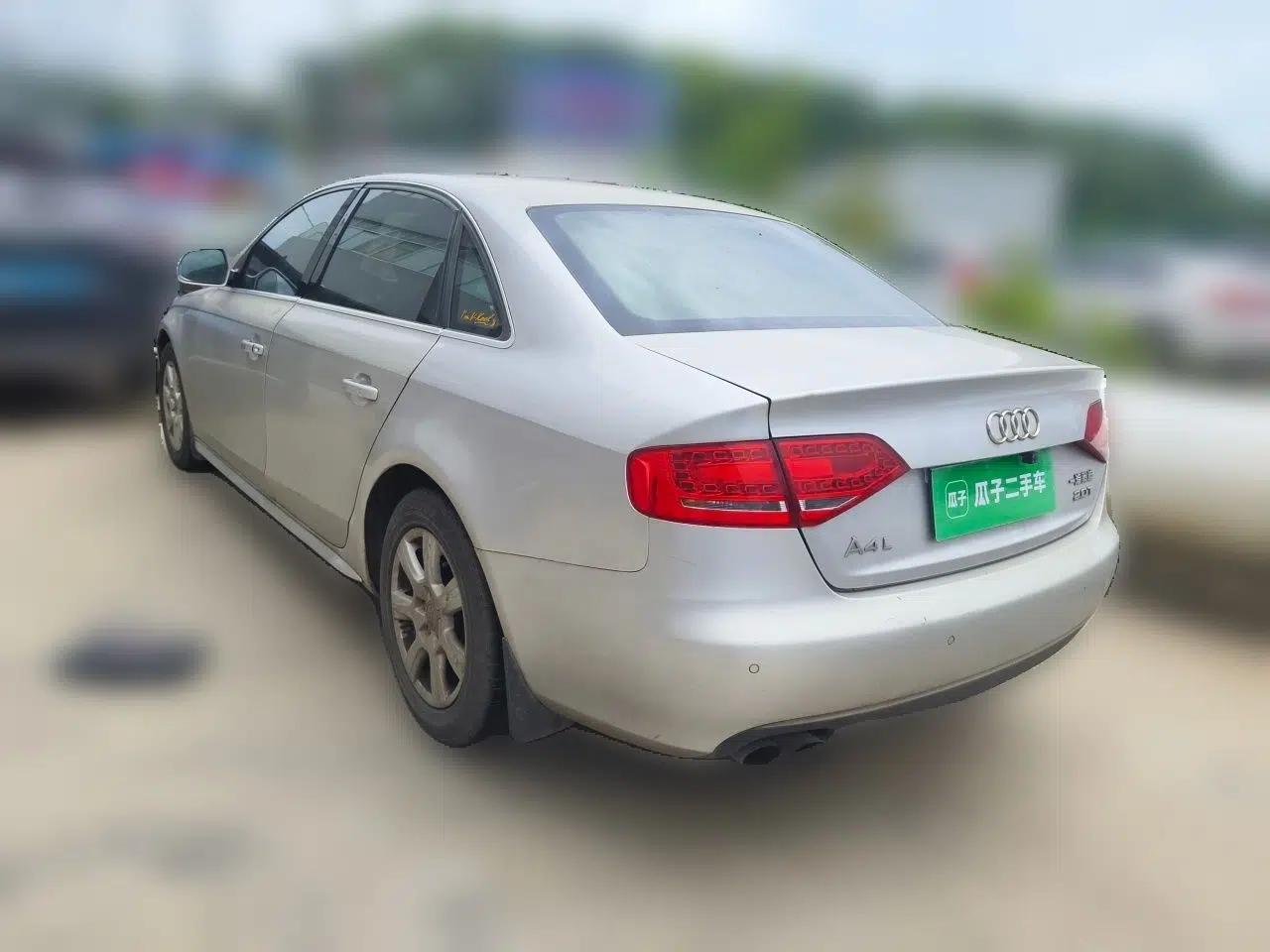 Audi A4L 2010 2.0 TFSI Standard Edition — миниатюра 4