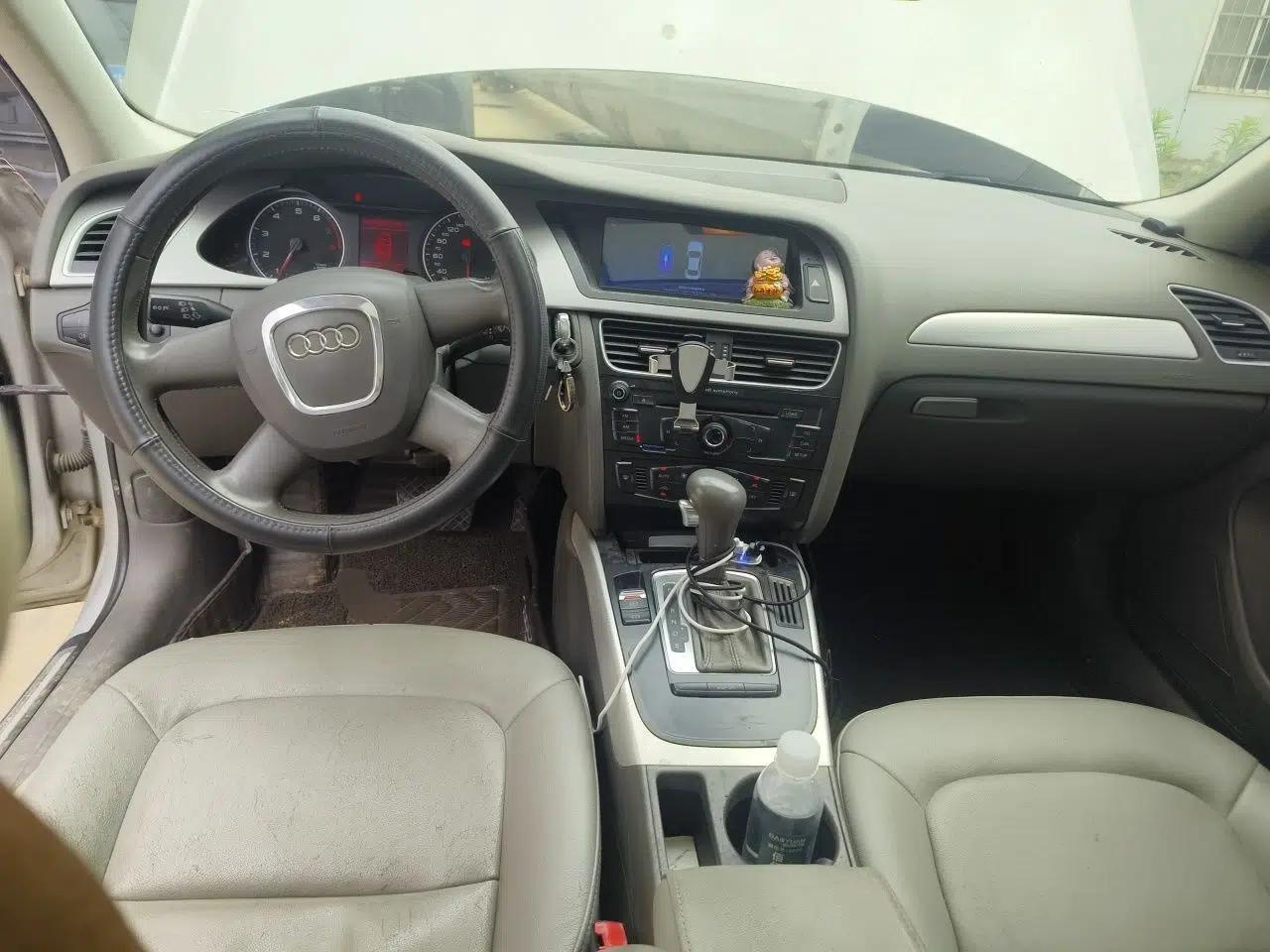 Audi A4L 2010 2.0 TFSI Standard Edition — миниатюра 9
