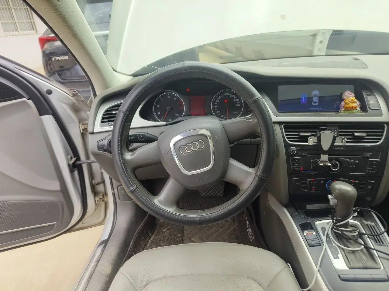 Audi A4L 2010 2.0 TFSI Standard Edition — миниатюра 10