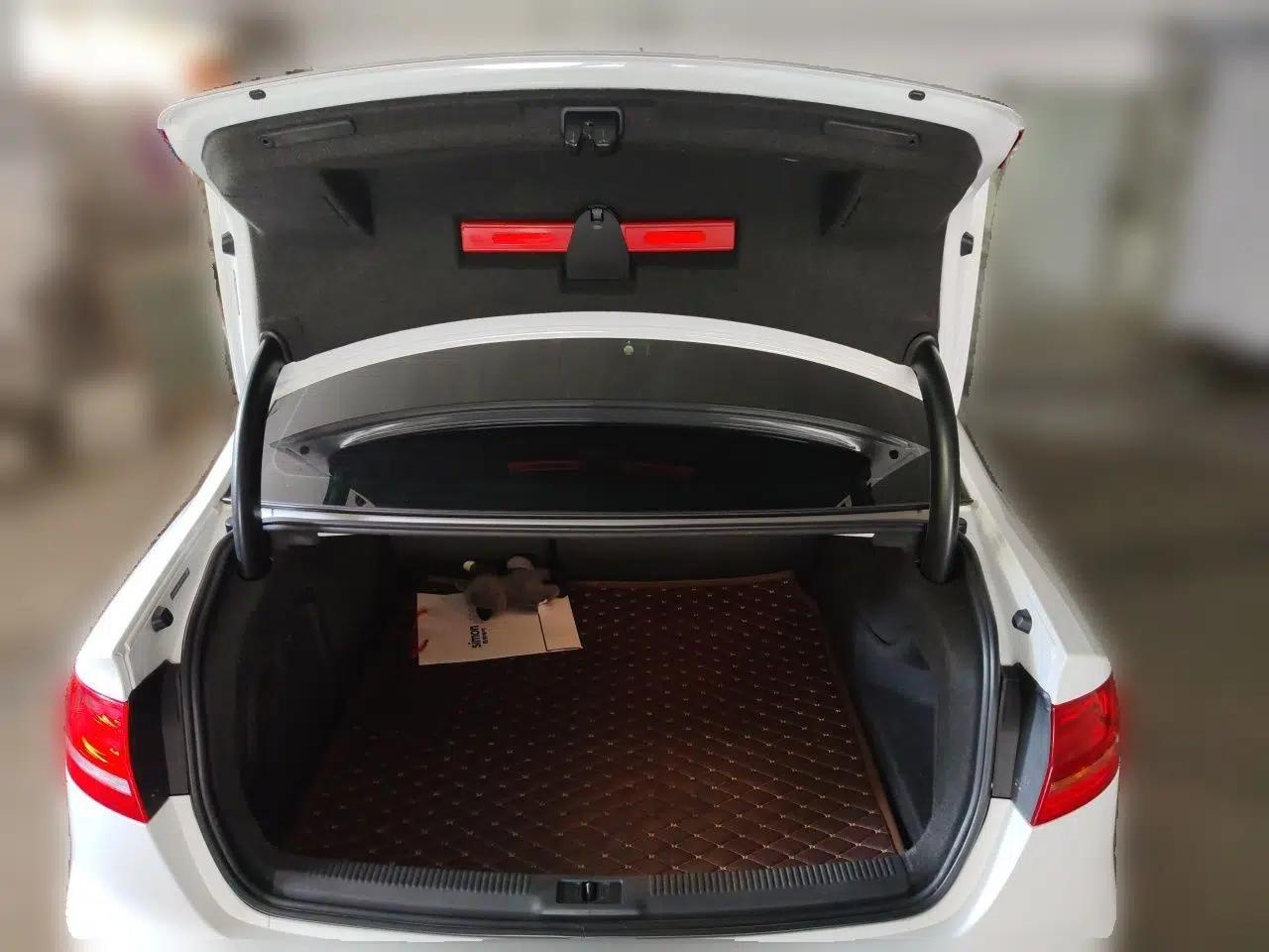 Audi A4L 2013 35 TFSI Automatic Standard Model — миниатюра 19
