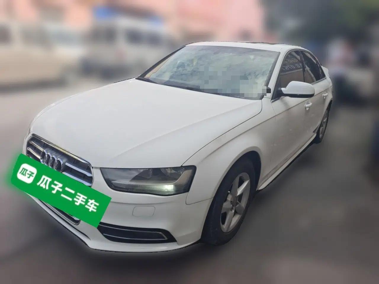 Audi A4L 2013 30 TFSI Automatic Comfort Model — миниатюра 1