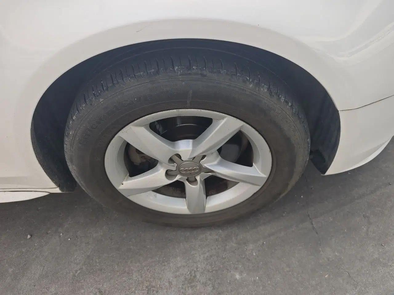 Audi A4L 2013 30 TFSI Automatic Comfort Model — миниатюра 8