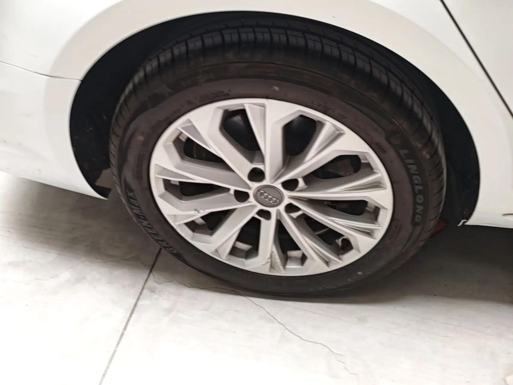 Audi A4L 2019 40 TFSI Ambition Version China V — миниатюра 16