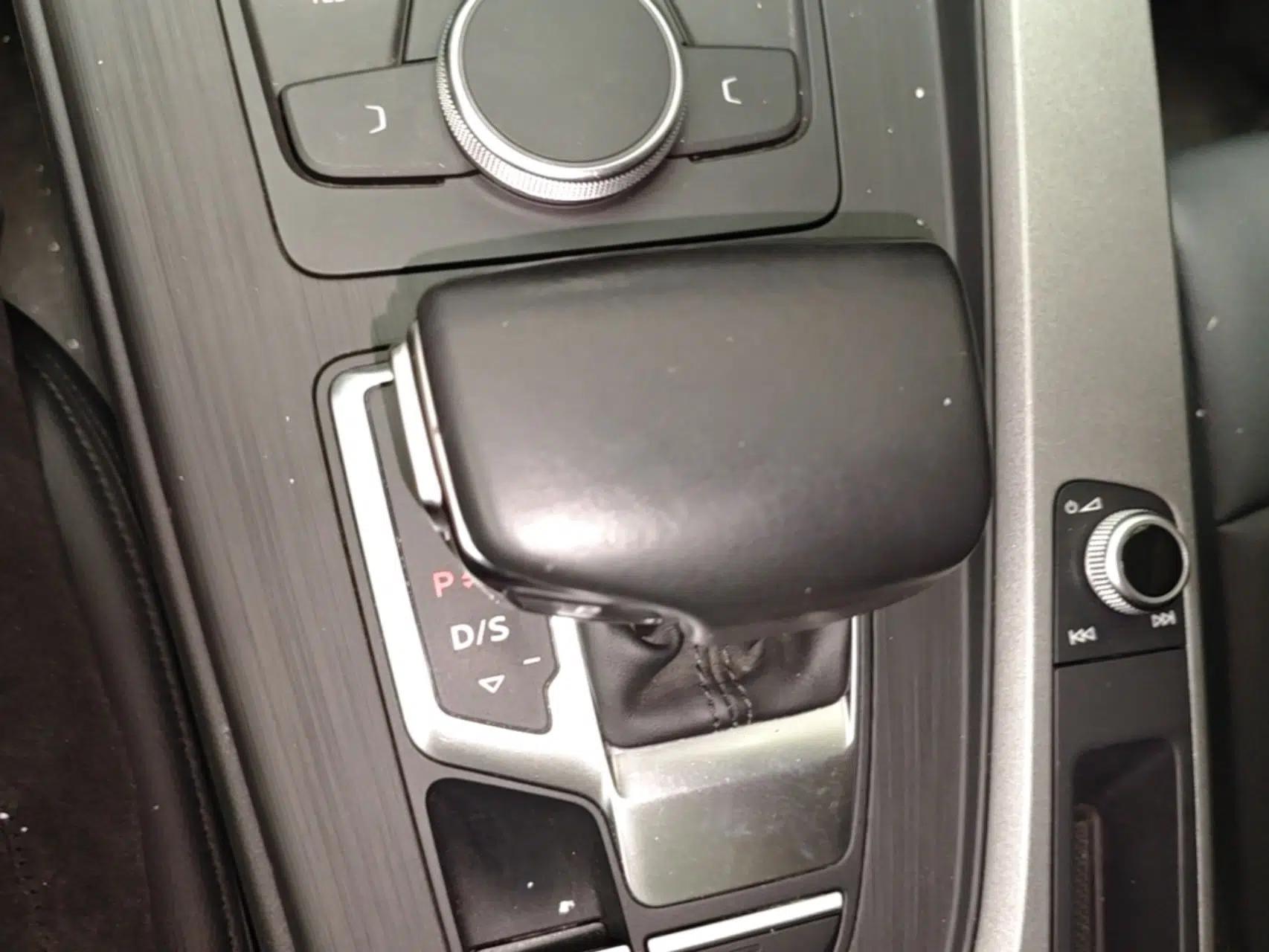 Audi A4L 2019 40 TFSI Ambition Version China V — миниатюра 21