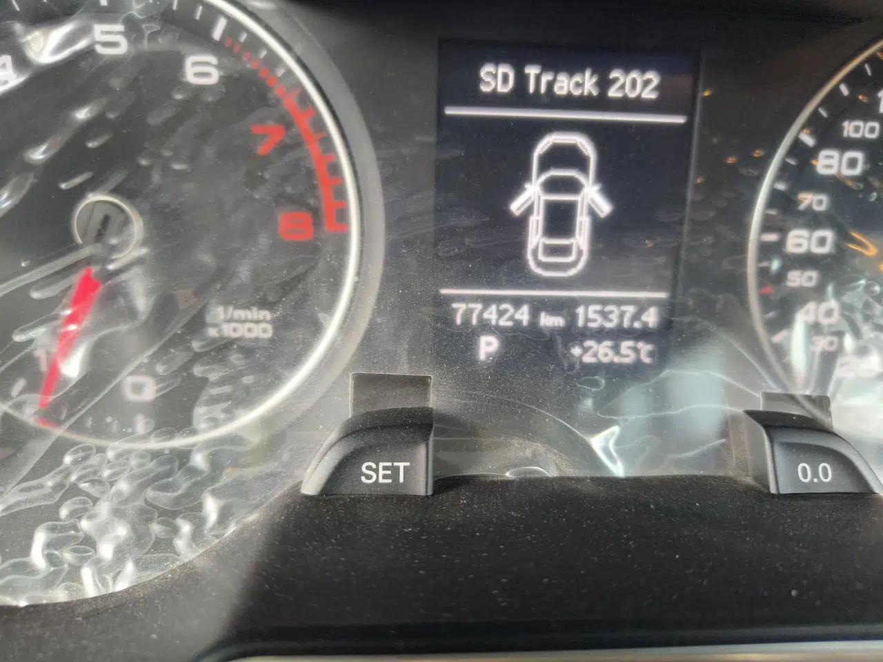 Audi A4L 2016 35 TFSI Collection Edition S line Comfort Model — миниатюра 12
