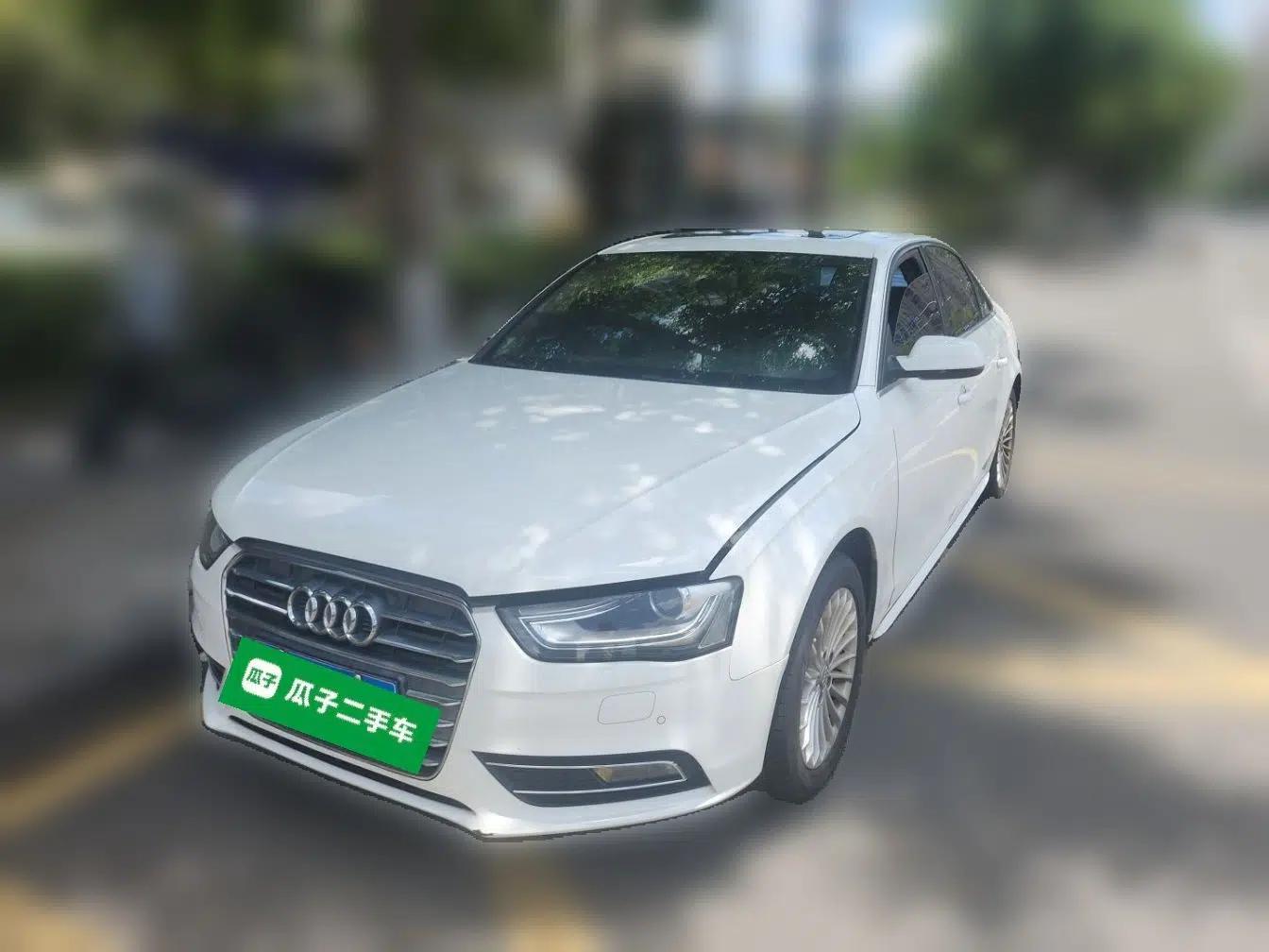 Audi A4L 2015 35 TFSI Automatic Comfort Model — миниатюра 1
