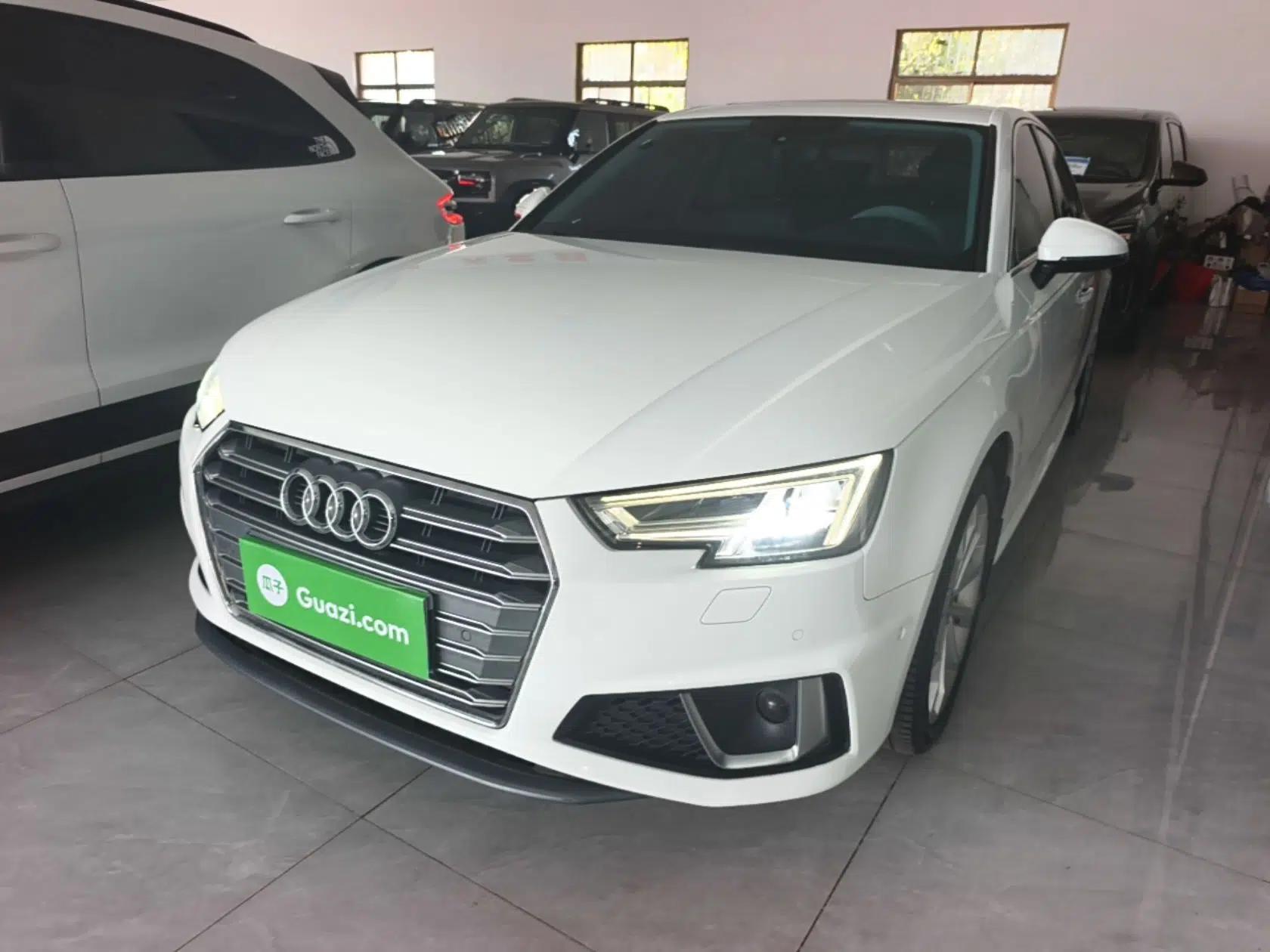 Audi A4L 2019 40 TFSI Fashion Edition China VI Emission Standard — миниатюра 1