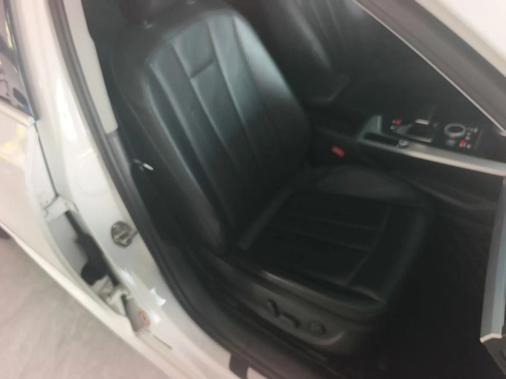 Audi A4L 2019 40 TFSI Fashion Edition China VI Emission Standard — миниатюра 19