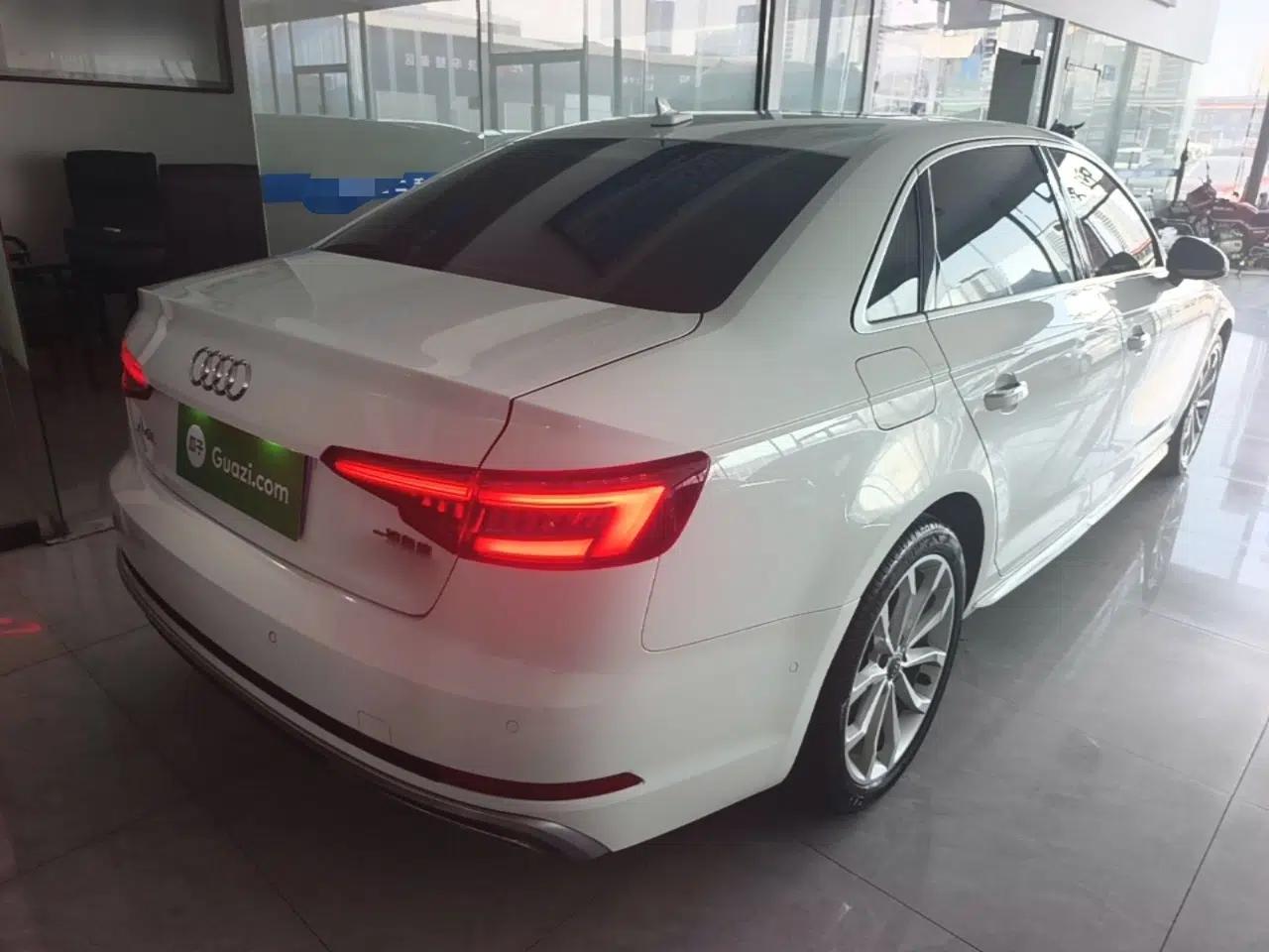 Audi A4L 2019 40 TFSI Fashion Edition China VI Emission Standard — миниатюра 6