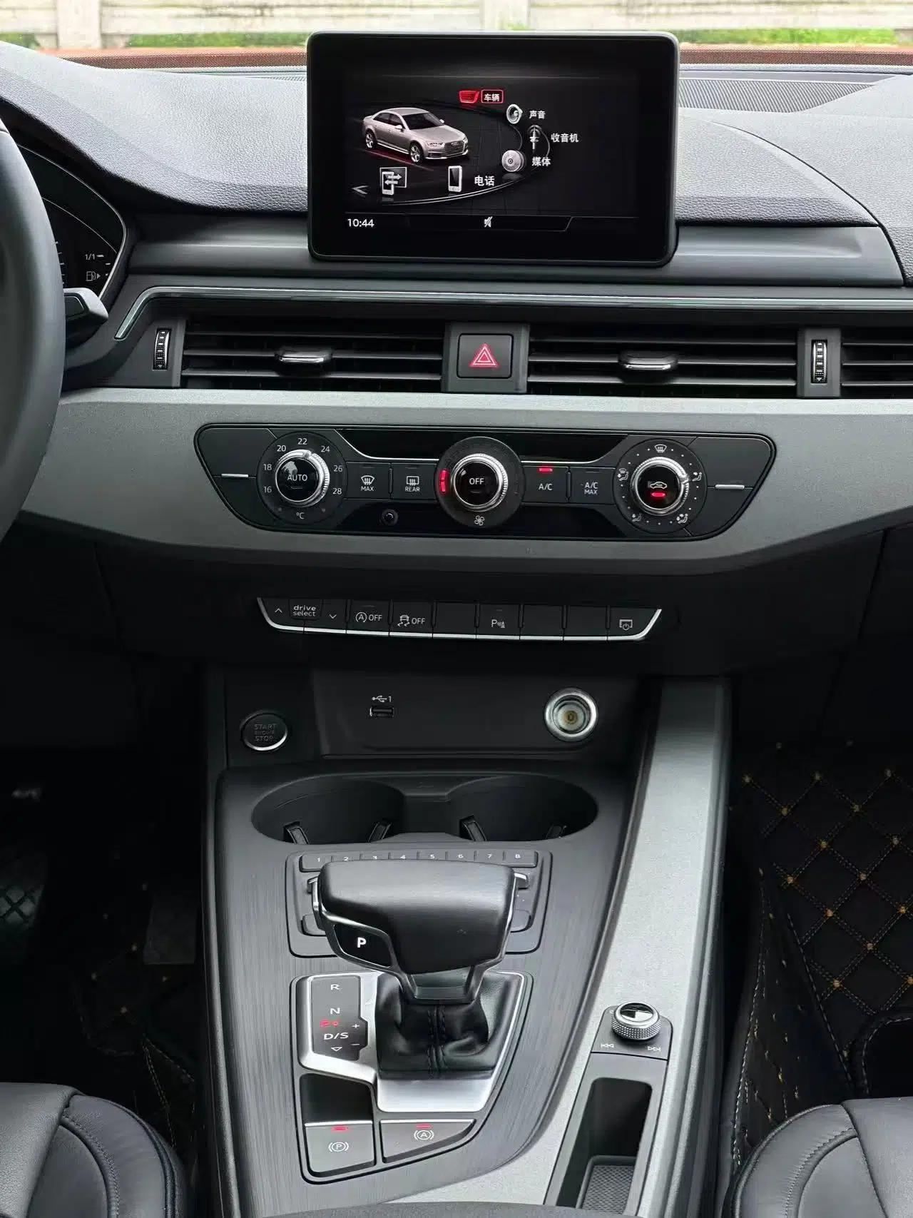 Audi A4L 2018 30th Anniversary Edition 40 TFSI Trendy Model — миниатюра 15