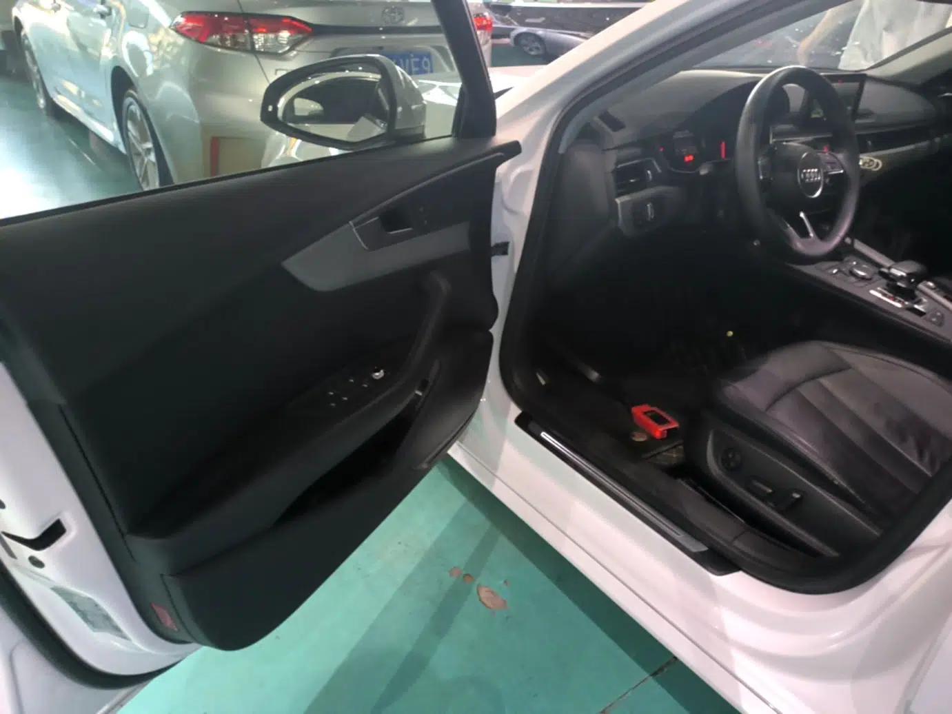Audi A4L 2018 30th Anniversary Edition 40 TFSI Trendy Model — миниатюра 18