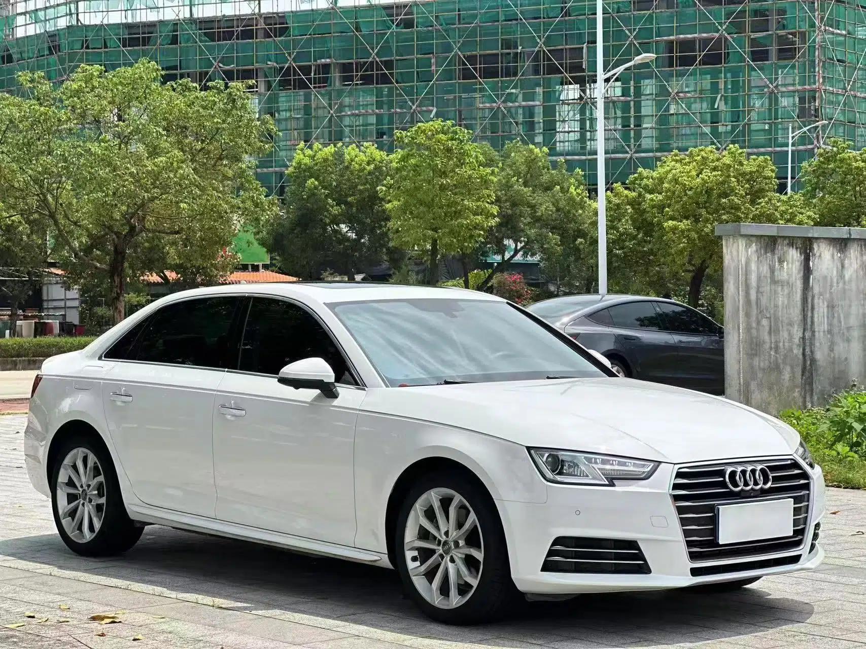 Audi A4L 2018 30th Anniversary Edition 40 TFSI Trendy Model — миниатюра 3