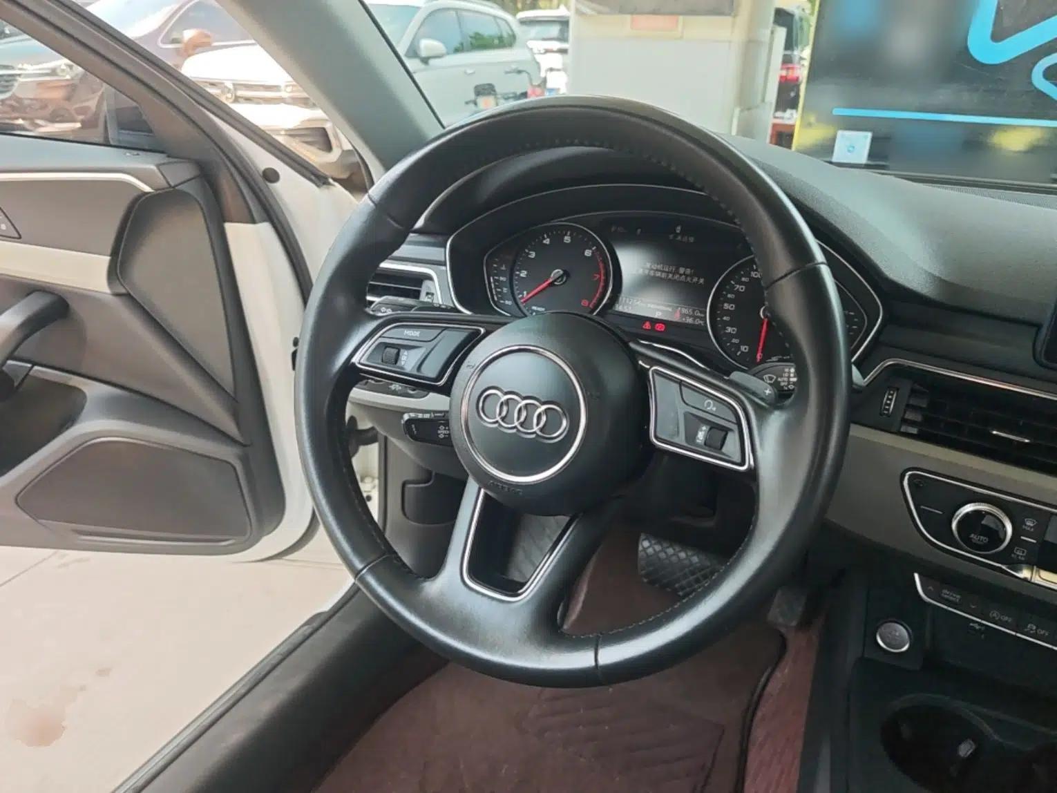Audi A4L 2018 30th Anniversary Edition 40 TFSI Trendy Model — миниатюра 13