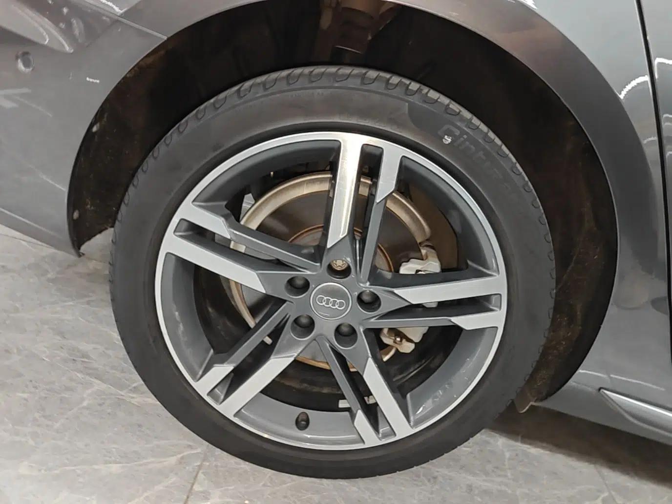 Audi A4L 2020 40 TFSI Luxury Dynamic Model — миниатюра 11