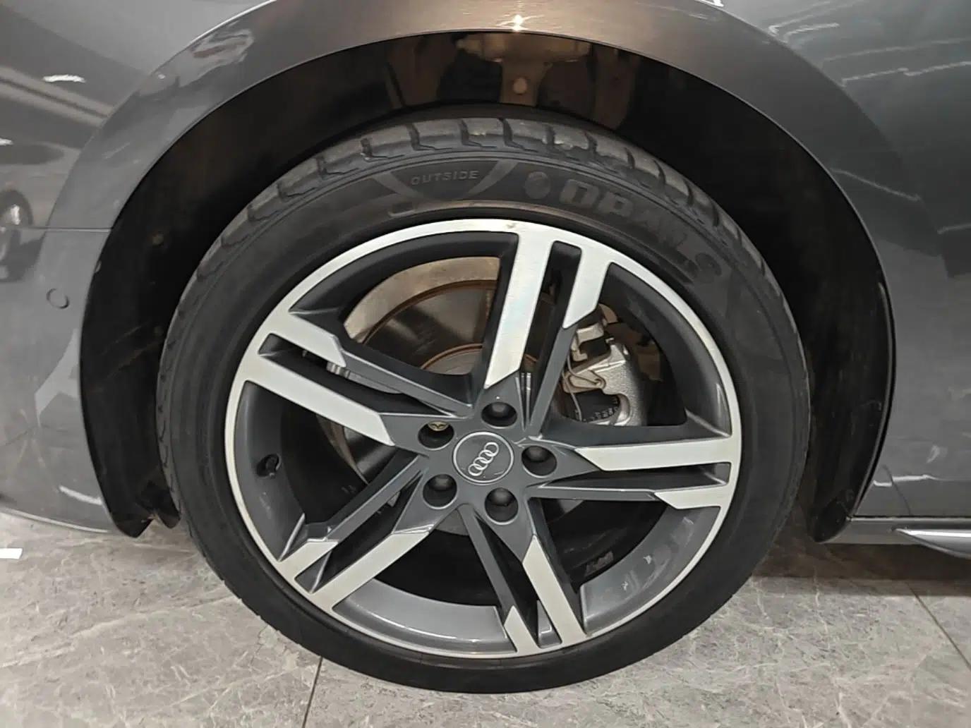 Audi A4L 2020 40 TFSI Luxury Dynamic Model — миниатюра 10