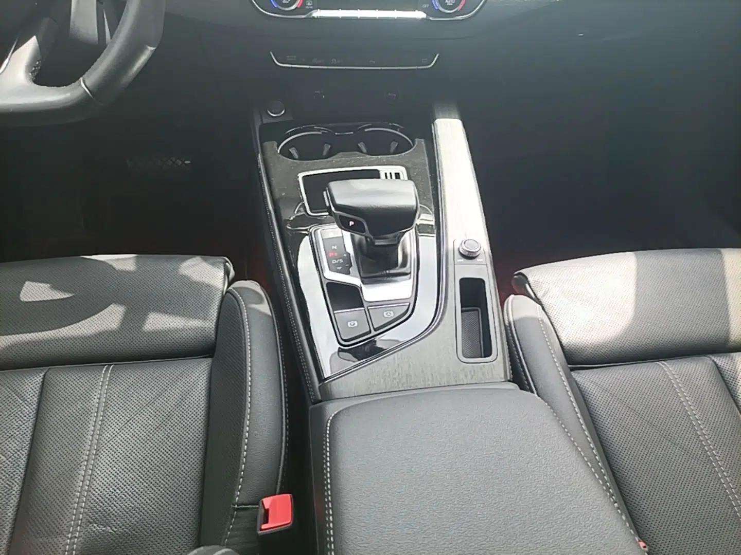 Audi A4L 2023 40 TFSI Luxury Dynamic Model — миниатюра 16