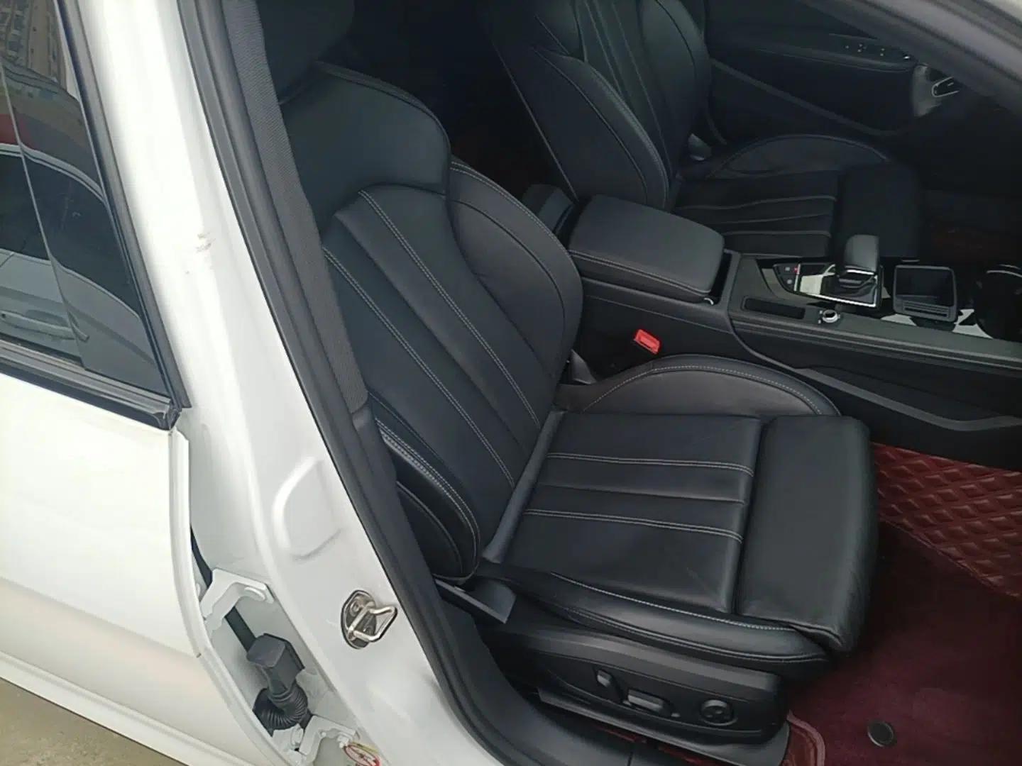 Audi A4L 2023 40 TFSI Luxury Dynamic Model — миниатюра 19