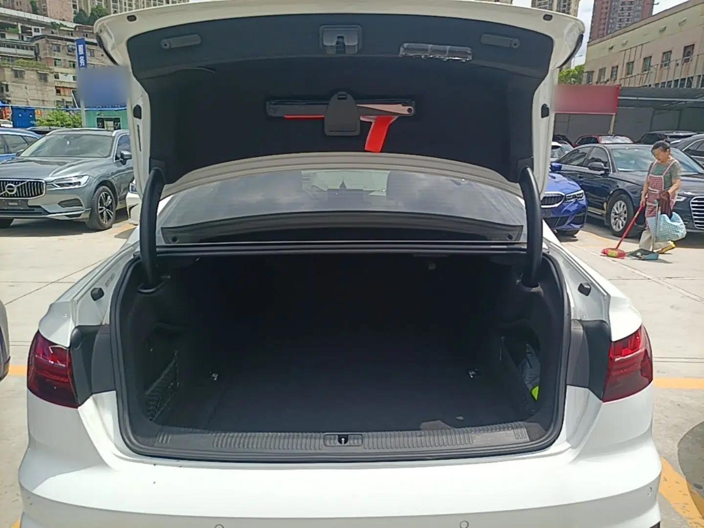Audi A4L 2023 40 TFSI Luxury Dynamic Model — миниатюра 22