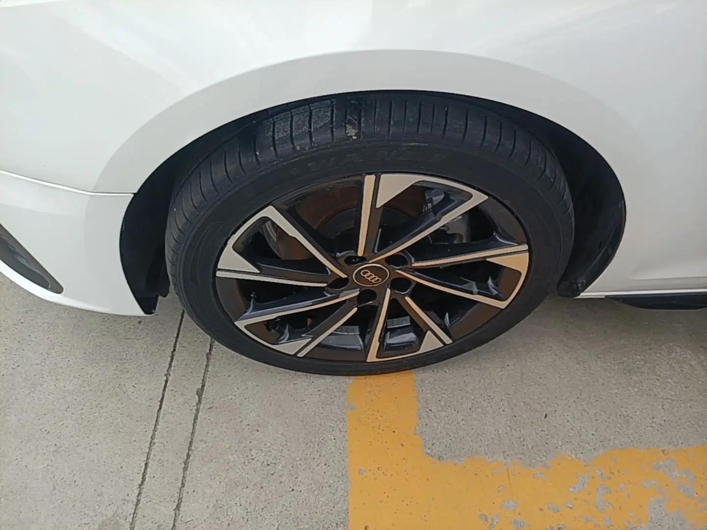 Audi A4L 2023 40 TFSI Luxury Dynamic Model — миниатюра 10