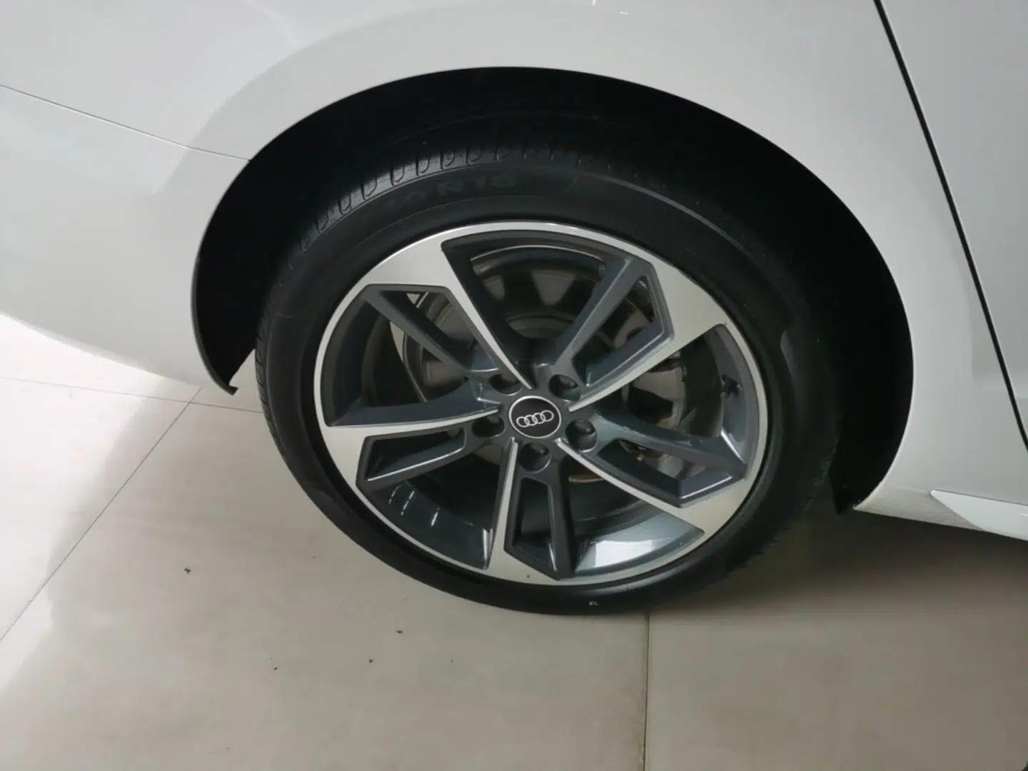 Audi A4L 2023 40 TFSI Fashion Dynamic Model — миниатюра 11