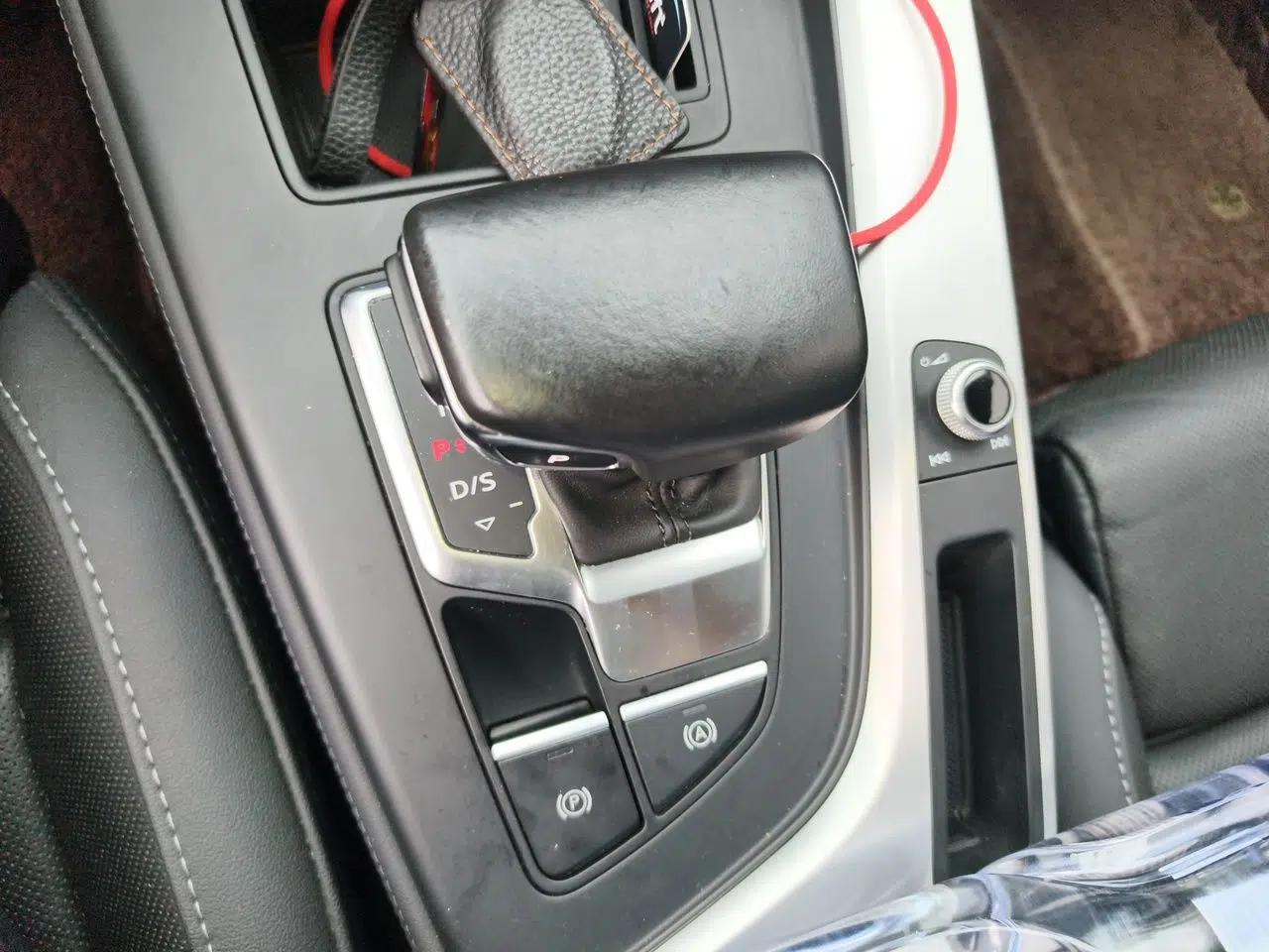 Audi A4L 2022 40 TFSI Luxury Dynamic Model — миниатюра 14