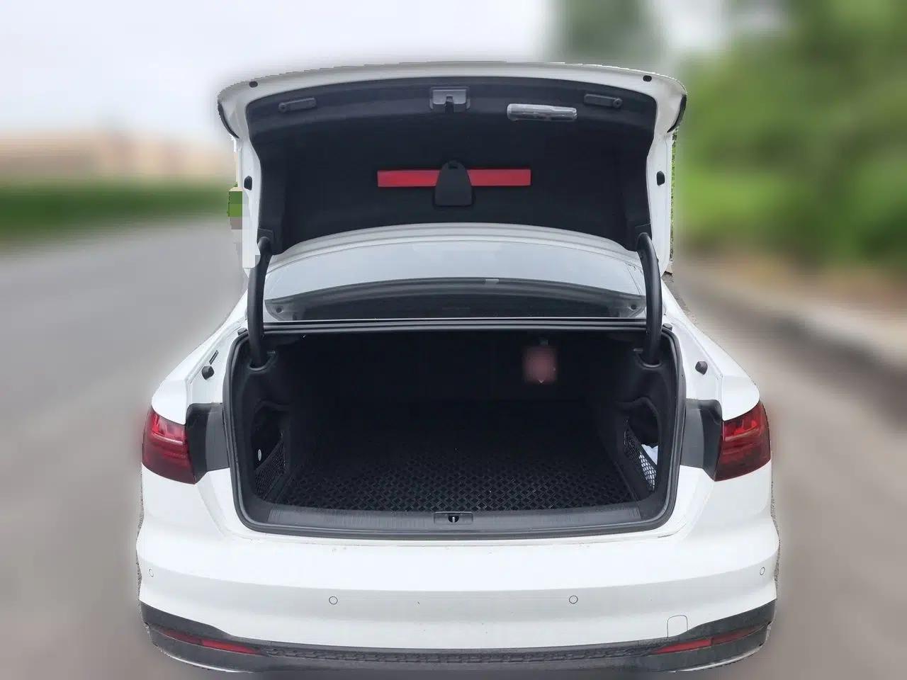 Audi A4L 2022 40 TFSI Luxury Dynamic Model — миниатюра 19