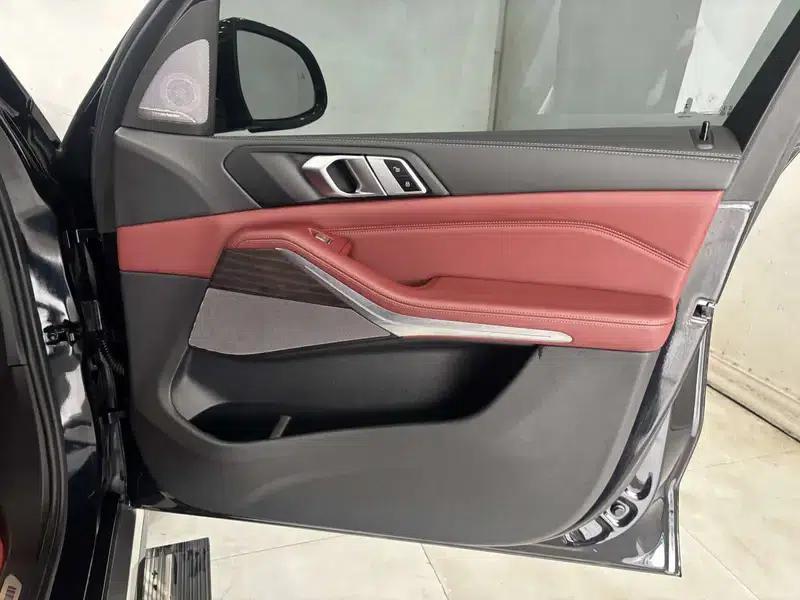 2023 BMW X5 xDrive40Li M Sport Package — миниатюра 30